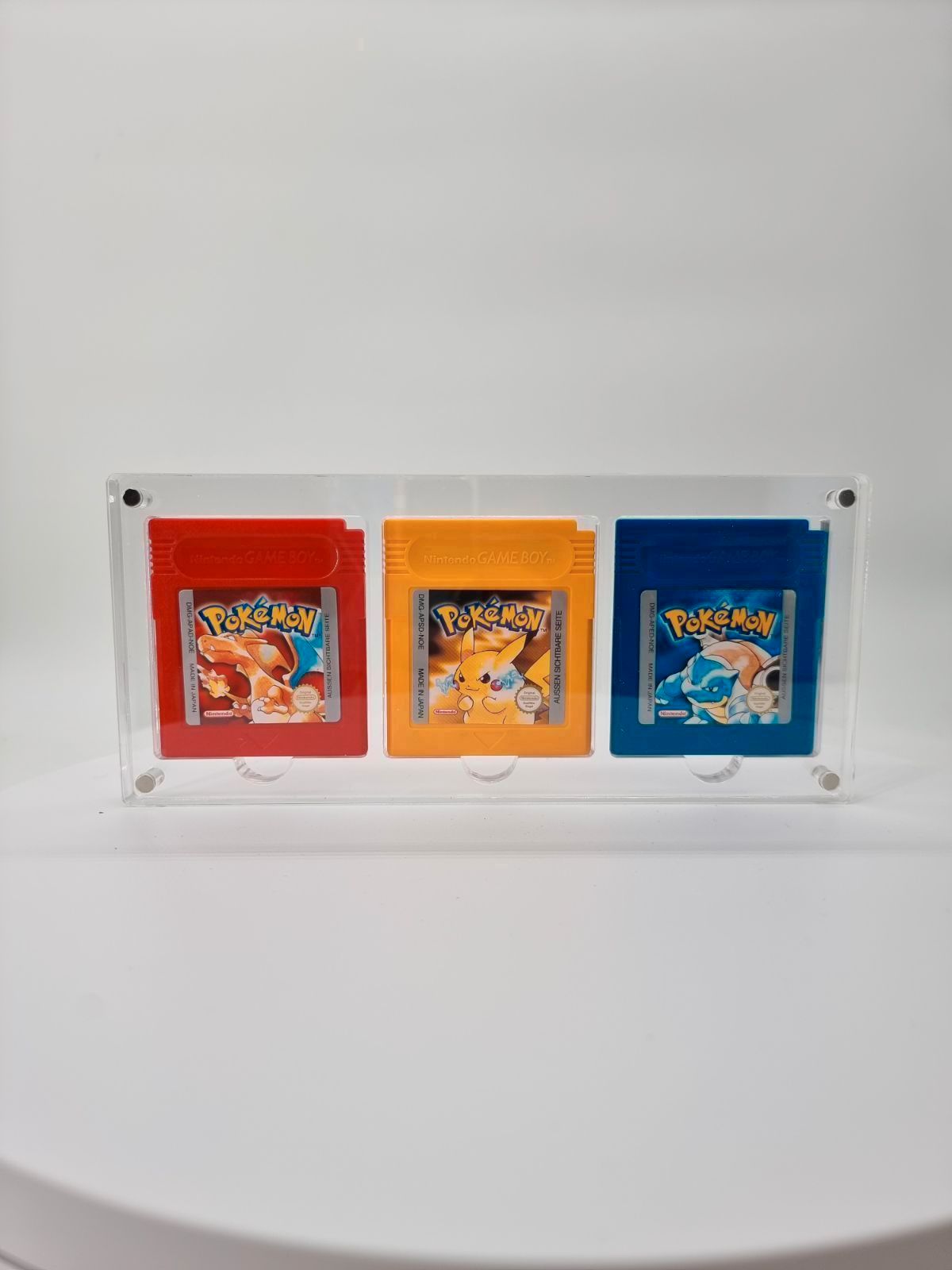 Original Pokemon Gelbe, Blaue und Rote Edition + Hochwertiges Acrylcase
