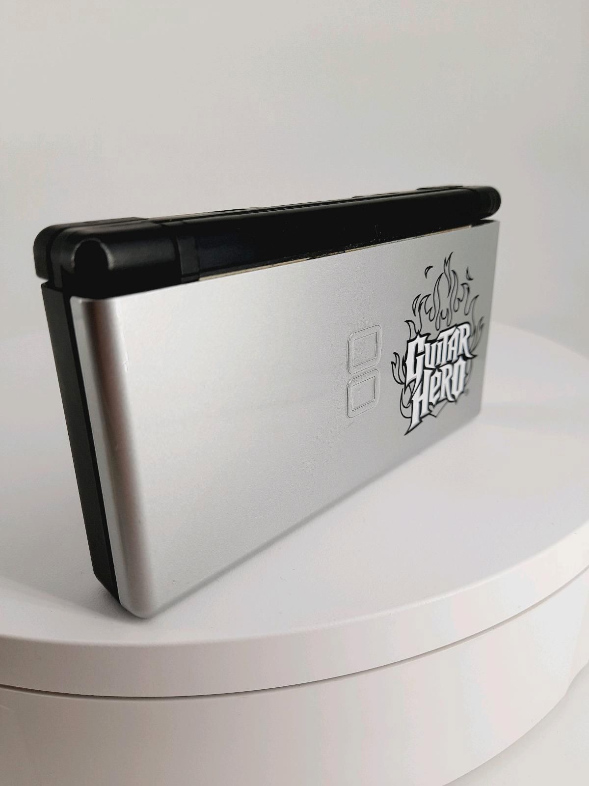 Nintendo DS Lite Guitar Hero on Tour Limited Edition Konsole Set