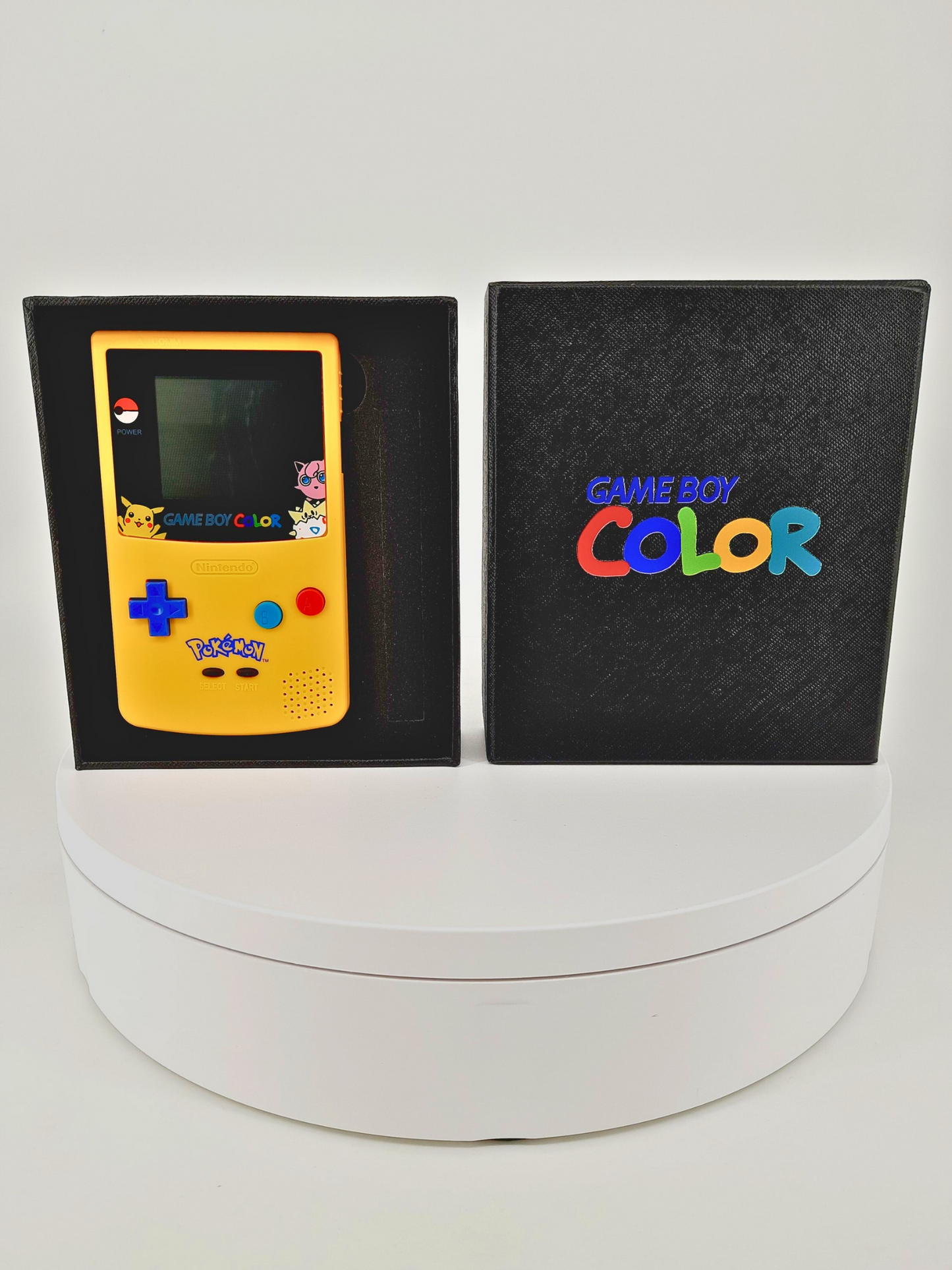 Nintendo Gameboy Color Pokemon Pikachu Konsole + Original Pokemon Gelbe Edition + GBC Geschenkverpackung
