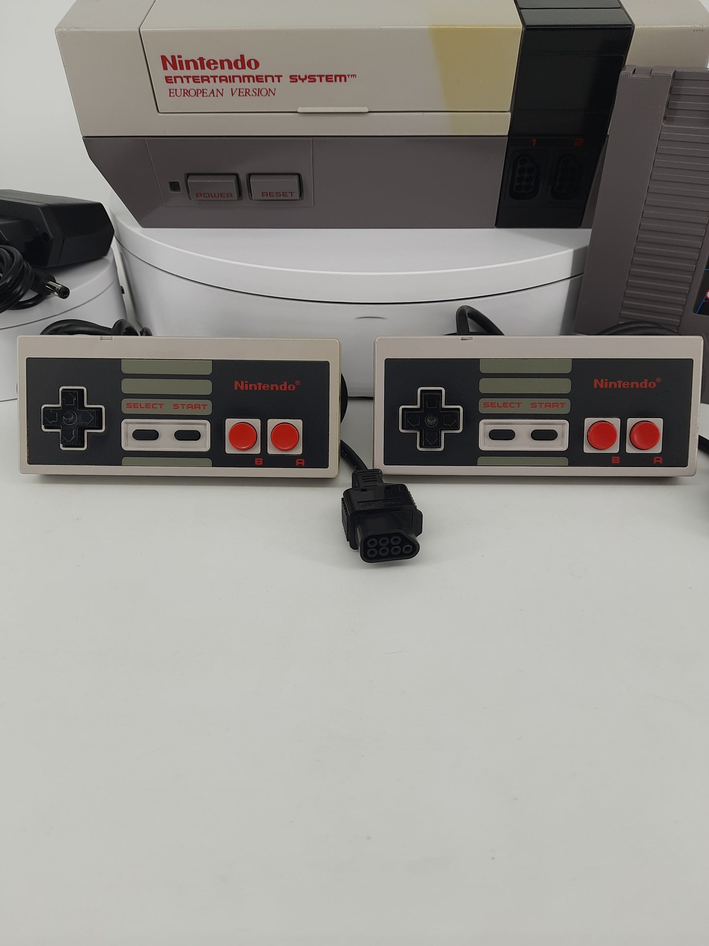 Nintendo NES Konsole + 2 Controller + 3 in 1 Spiel ( Mario Bros. , Tetris , Soccer )