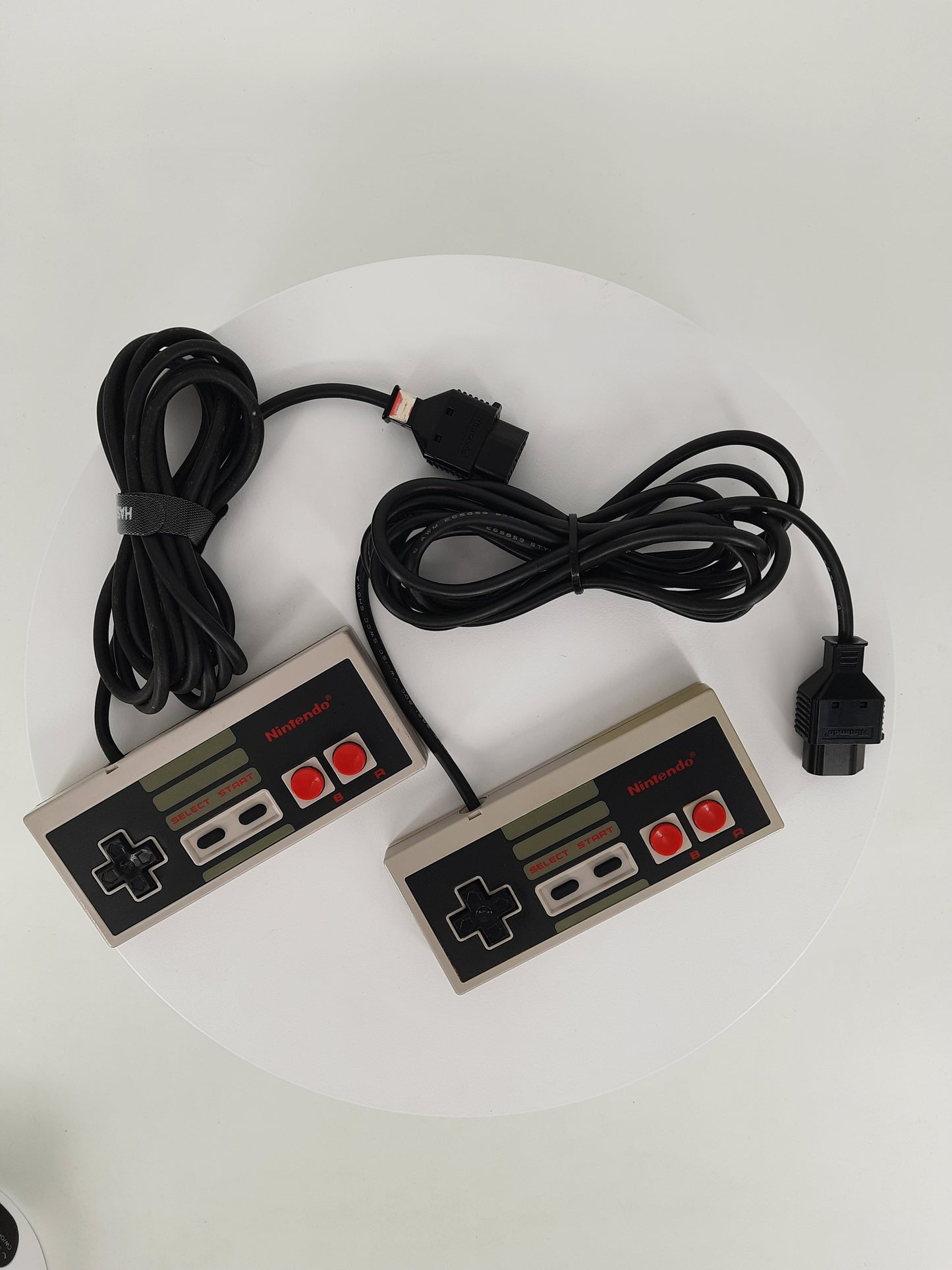 Nintendo NES Konsole + 2 Controller + 3 in 1 Spiel ( Mario Bros. , Tetris , Soccer )